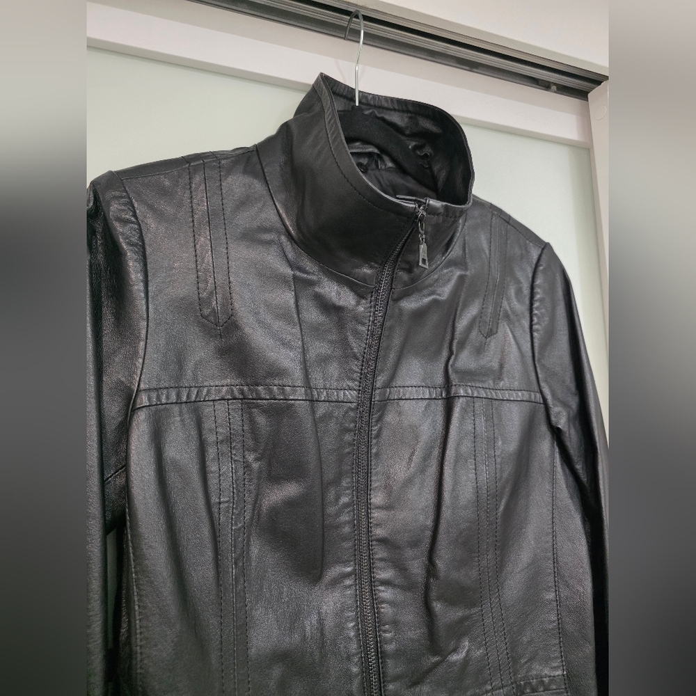Danier Women's Black Leather Jacket - Picture 3 of 16